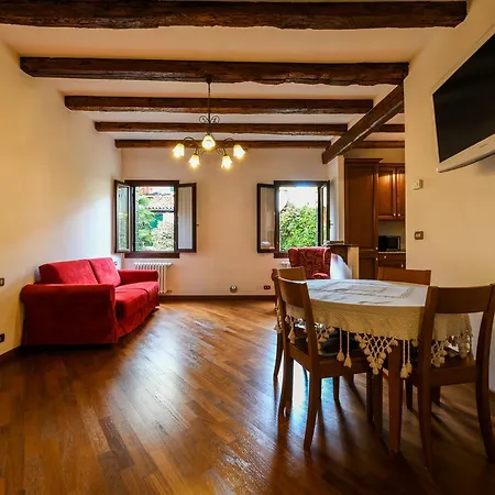 Apartment Red Fashion Venice