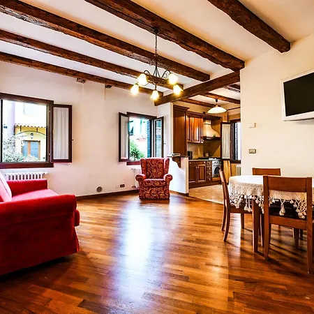 Apartment Red Fashion Venice