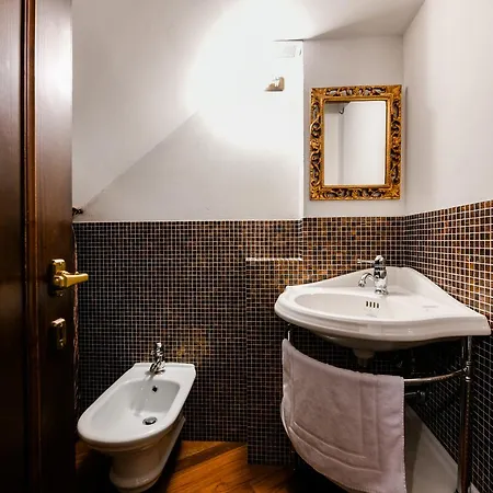 Red Fashion Apartment