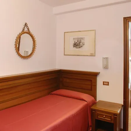 Ξενοδοχείο Fontana 3*