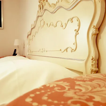 Ca' Bragadin E Carabba Guest house 3*