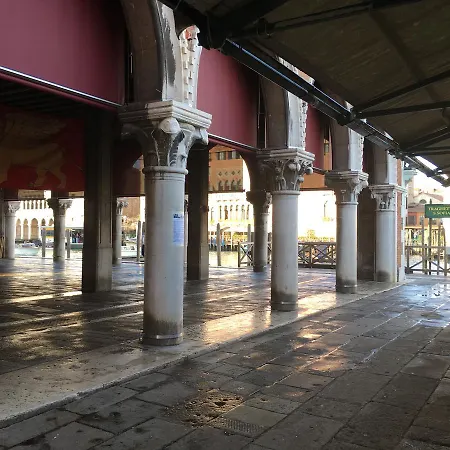 Antico Mercato Nocleg ze śniadaniem 2*