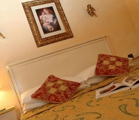 Ca' Dei Leoni Hotel