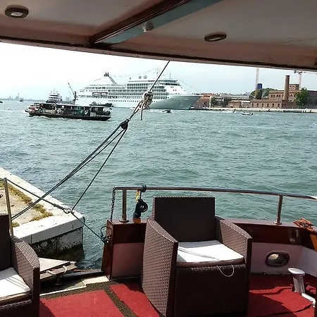 Yacht Fortebraccio Botel Venedig