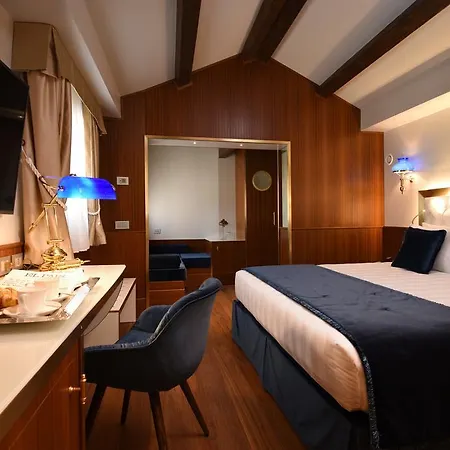 Santa Croce Boutique Otel 4*