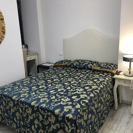 阿尔马司卡伦里特酒店