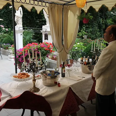 阿巴德萨豪华酒店