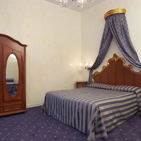 Canal Отель 3*