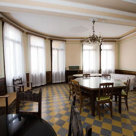 Hostel Domus Civica *