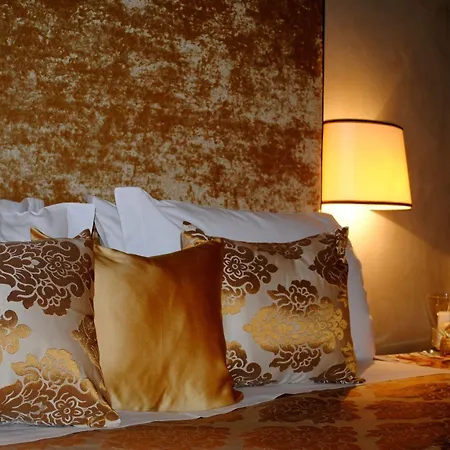 Palazzo Del Giglio 4*