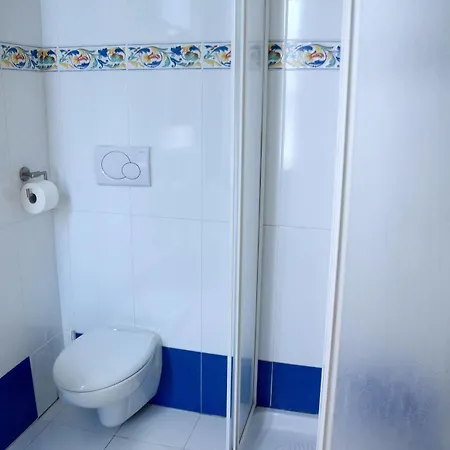 阿洛基巴巴里亚酒店 招待所 2*