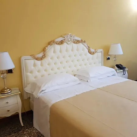 Ca' Bragadin E Carabba Guest house 3*