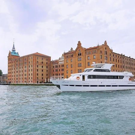 Sarah Cruise * Venedig