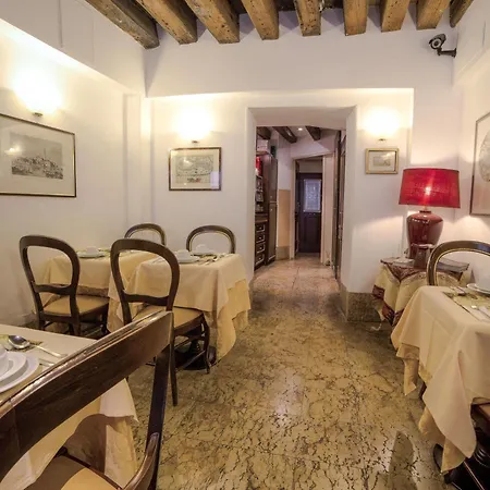 Lanterna Di Marco Polo Bed and Breakfast 3*