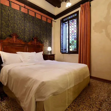 Novecento Boutique Hotel