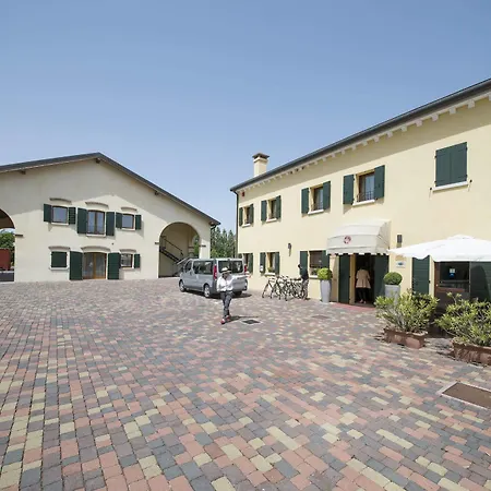 Ξενοδοχείο Venice Airport 4*