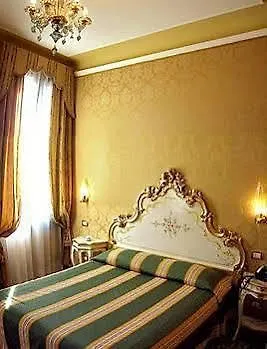 Hotell Ovidius 3*