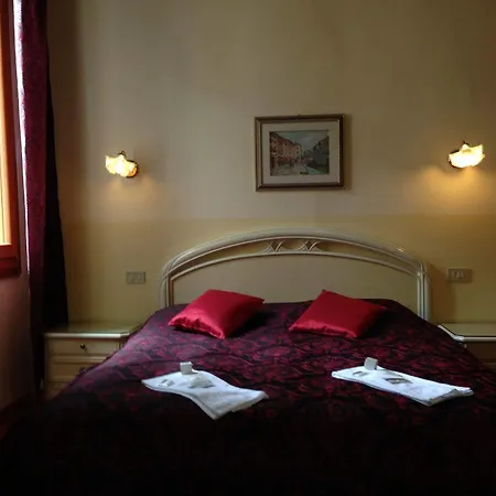 Casa Linger Hotel *