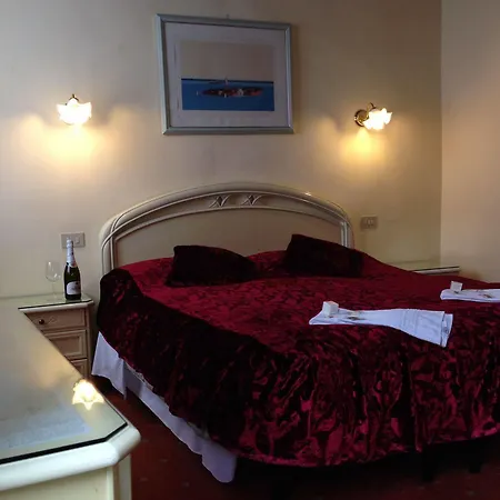 Casa Linger Hotel *