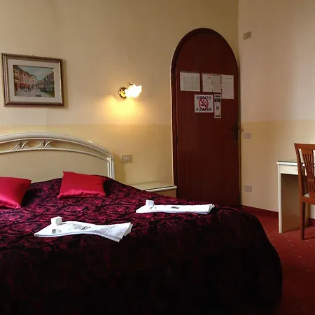 Casa Linger Hotel *