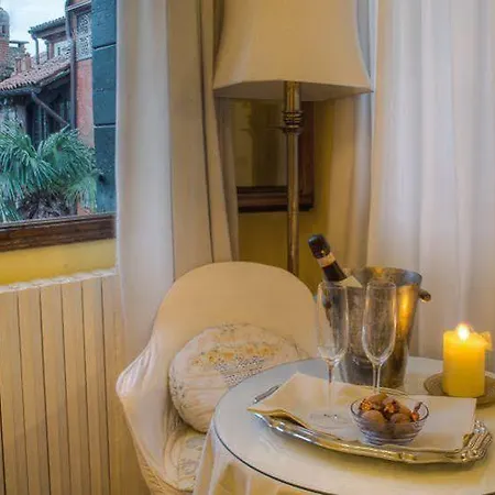 Ca' Della Corte Bed & Breakfast 2*