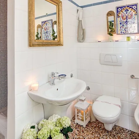 Ca' Della Corte Bed & Breakfast 2*