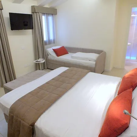 Leone Hotel 3*