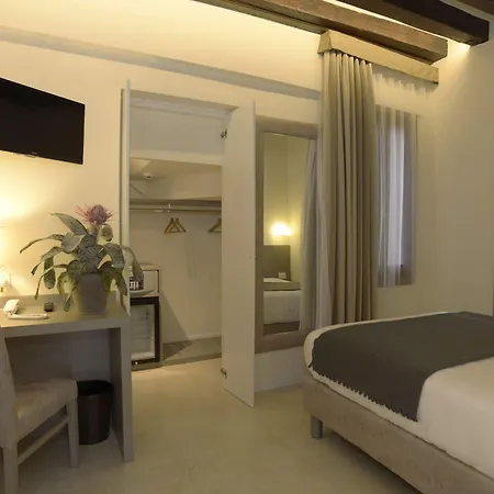 Hotel Leone Venice