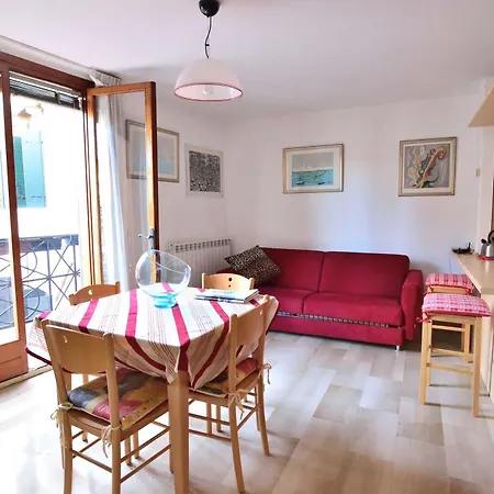 Apartment Specchieri *