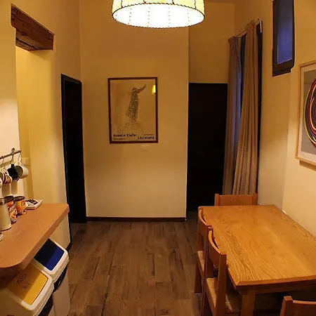 Art Dreams Bed & Breakfast 3*