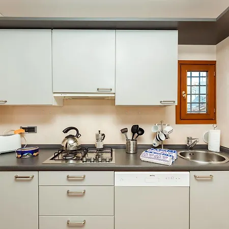 Apartment Palazzo San Marco: Historic With Lift *