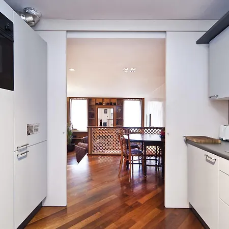 Apartment Palazzo San Marco: Historic With Lift Venice