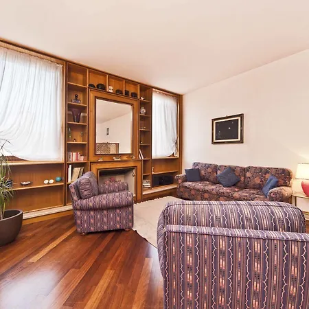 Apartment Palazzo San Marco: Historic With Lift