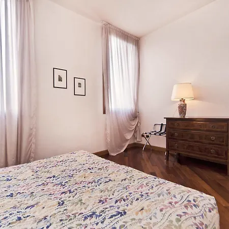 Apartment Palazzo San Marco: Historic With Lift