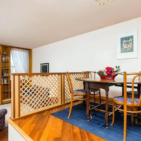 Apartment Palazzo San Marco: Historic With Lift
