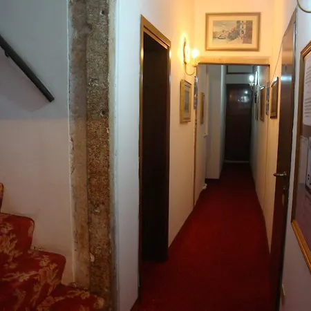 Casa Linger Hotel *