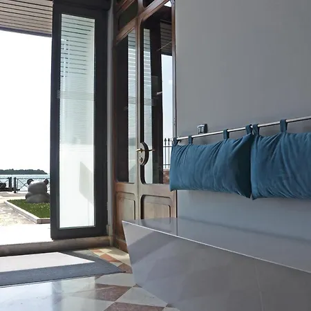 Hotel Isola Di San Servolo - Centro 3*