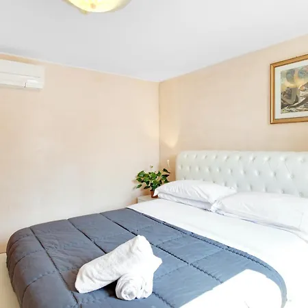 Fenix Aida Apartment Venice
