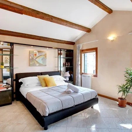 Fenix Aida Venice