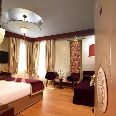 Santa Croce Boutique Otel 4*