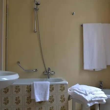 Canada Hotel 2*