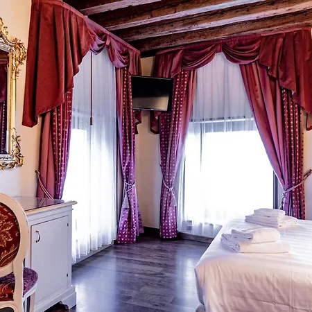 Hotel Vecellio On The Lagoon