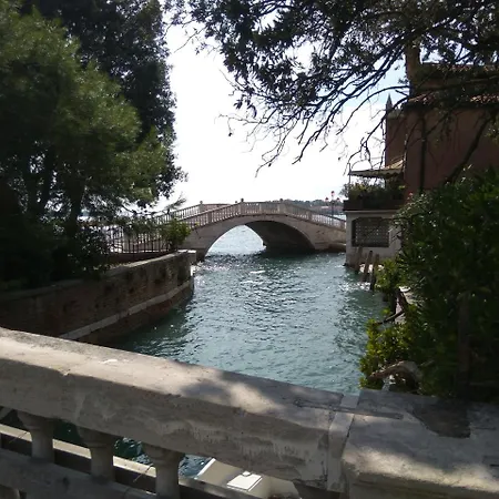 Apartment Susy Biennale - Canal View And Garden