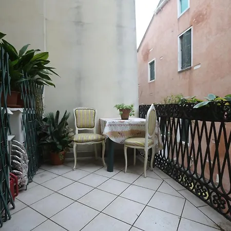 Hotel Mezzo Pozzo 2*