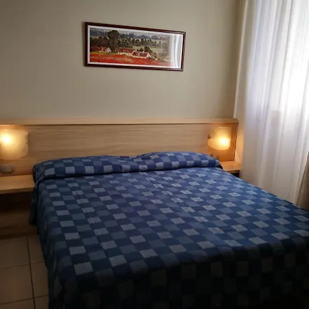 מלון Domus Ciliota 3*