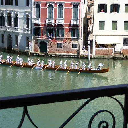 Vista Sul Canal Grande Bed & Breakfast 2*