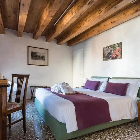 Ai Santi Apostoli 3*