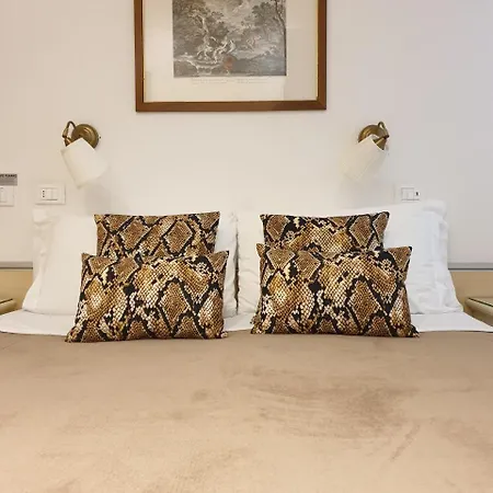 Casa Petrarca Hotell *