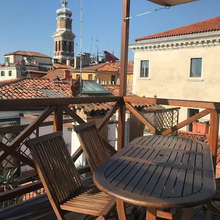 Homes & Holidays Venice