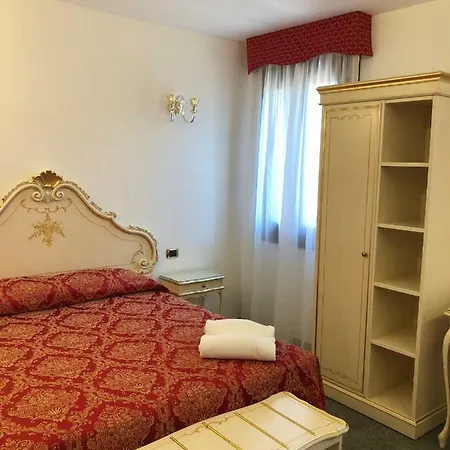 Hotel Leonardo 2*